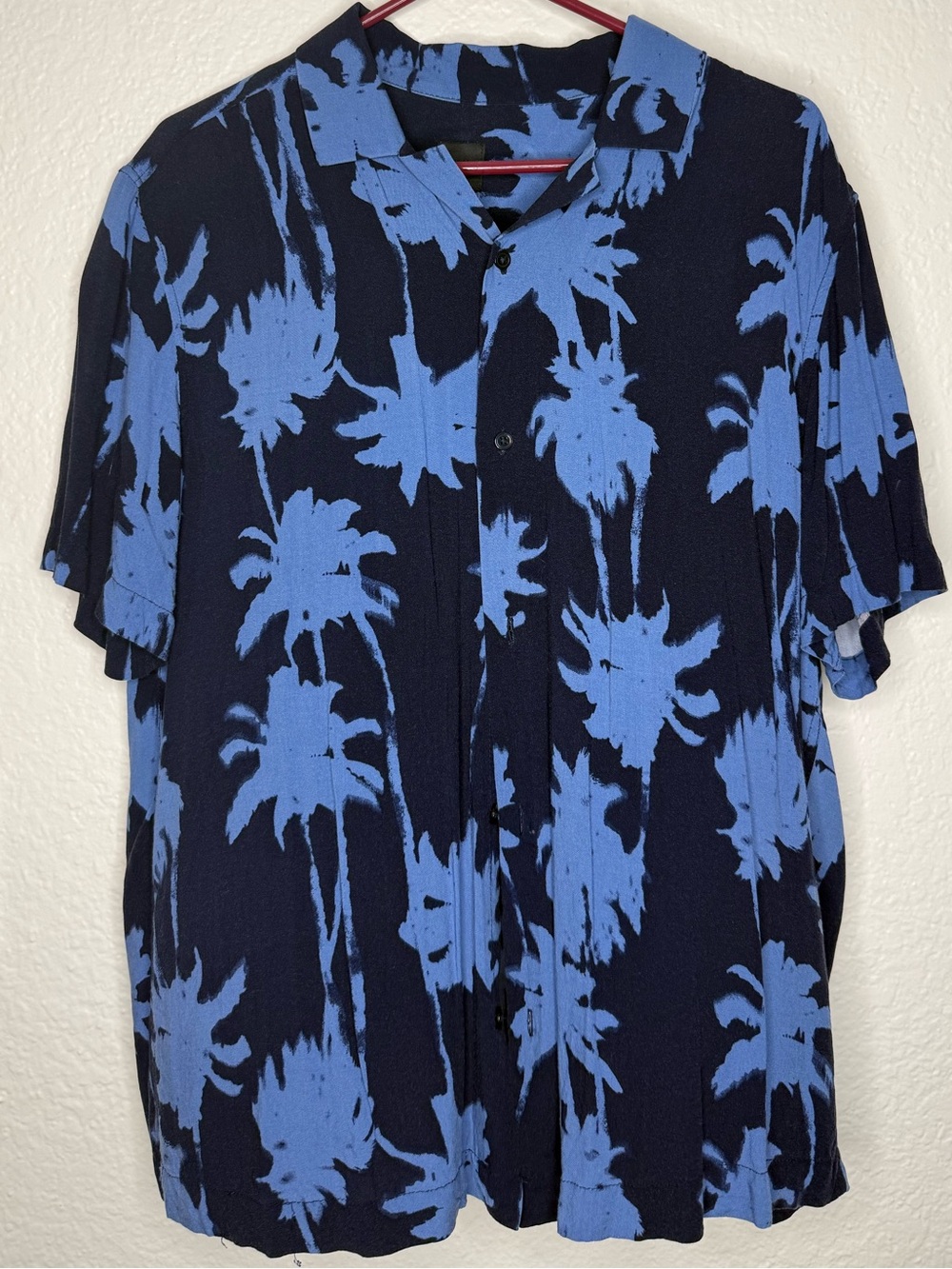 H&M Navy and Light Blue Palm-Print Short Sleeve Button-Down Shirt